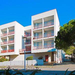 Appartamenti Urano with a family bedroom for 4 people and private locked garage