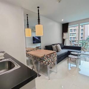 403C - Luxurious 1-BR Condo with Pool View in Pattaya