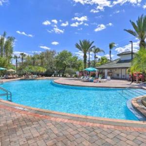 Vista Cay Condo with Pool Acces about 7 Mi to Disney!