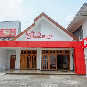RedDoorz near Kawasan Simpang Lima Area