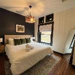 Stylish Top Floor 2 kings full bathroom with tub Louisville Kentucky