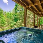 Peaceful Living Minutes from Blue Ridge hot tub pool table