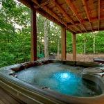 Mountain Therapy Gas fireplace hot tub firepit comfy beds Georgia
