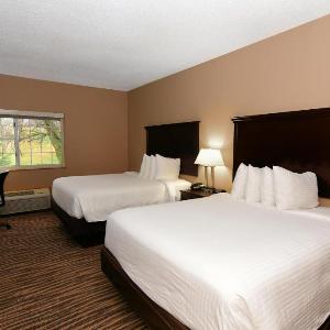 Cobblestone Hotel & Suites-Sheldon