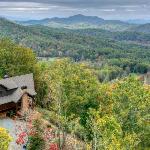 Skyfall - Stunning mountain views cozy hot tub comfy beds game room and more! Georgia