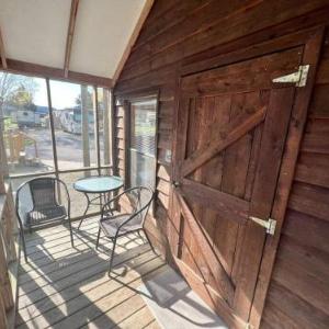 Homey Cabin in Bloomington with Views