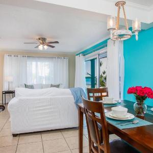 Coastal Breeze Siesta (C) - Manatee