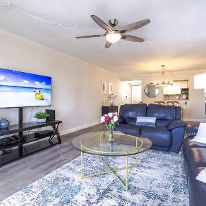 Harbor Towers 4th Fl Pool & Bay Views End Unit