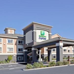 Hotels near Allen Elizabethan Theatre - Holiday Inn Express Hotel & Suites Ashland