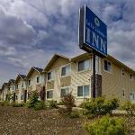Hotels near Creekside Theatre - Lake Country Inn