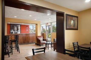 Super 8 by Wyndham Jackson, Jackson