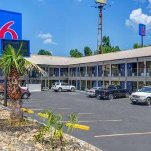 Dalton Convention Center Hotels - Motel 6-Dalton GA