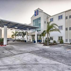 Motel 6-Mission TX