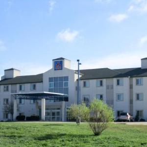 MU Health Care Capital Region Amphitheater Hotels - Motel 6-Kingdom City MO