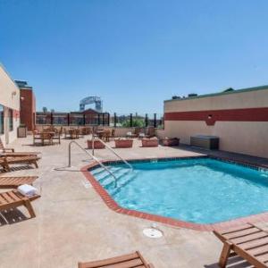 Hotels near DECC Arena - The Inn on Lake Superior