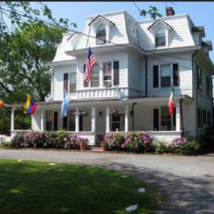 Hotels near Westhampton Beach Performing Arts Center - The Grassmere Inn