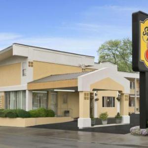 Belle Clair Speedway Hotels - Super 8 by Wyndham Belleville St. Louis Area