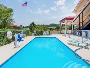 Super 8 by Wyndham Cleveland, Cleveland