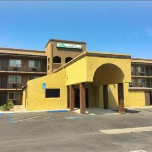 Hotels near California Center for the Arts - Super 8 Escondido