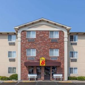 Super 8 by Wyndham Irving DFW Airport/South