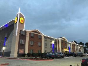 Super 8 by Wyndham Bedford DFW Airport West, Bedford