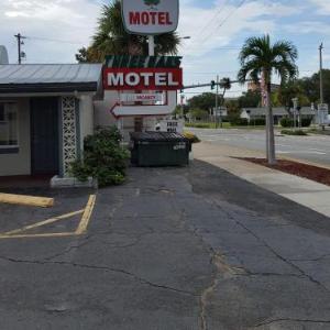 Three Oaks Motel - Titusville