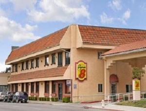 Super 8 by Wyndham Hayward Downtown, Hayward