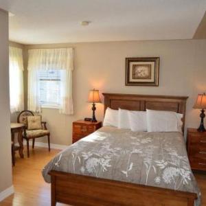 Hotels near Jackson-Triggs Amphitheatre - Arnica Bed & Breakfast