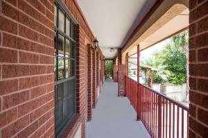 Super 8 by Wyndham Houston West Katy, Katy