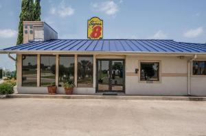 Super 8 by Wyndham San Marcos, San Marcos