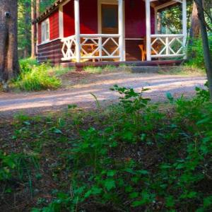 Johnston Canyon Lodge & Bungalows