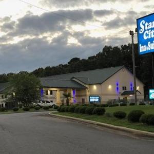 Hotels near Simmons Bank Field - Star City Inn & Suites