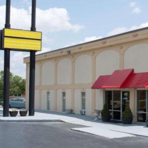 Hotels near Greensboro Complex - Super 8 by Wyndham Greensboro