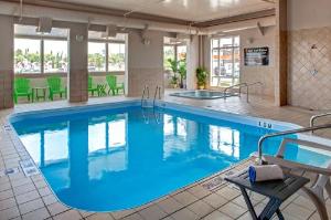 Super 8 by Wyndham Brandon MB, Brandon