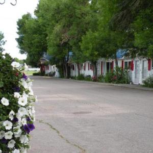 Claresholm Arena Hotels - Bluebird Motel