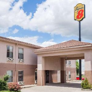 Super 8 by Wyndham Harrisburg