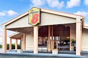 Super 8 by Wyndham Kissimmee/Maingate/Orlando Area, Kissimmee