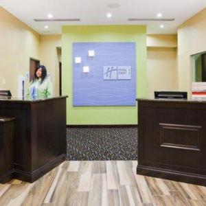 Holiday Inn Express & Suites Davenport North