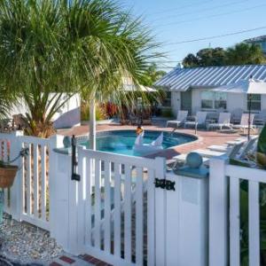 Hotels near Treasure Island Beach - The Bungalows
