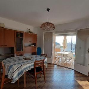 Spacious cocoon in Narbonne - with sea view