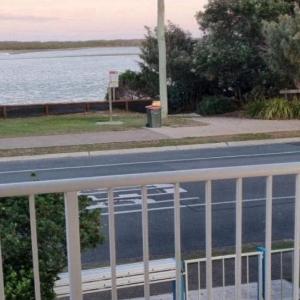 Seascape U1 Golden Beach Retreat with Ocean Views