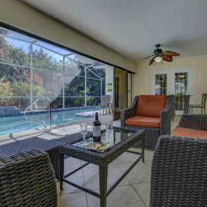 Toes in the Water - Pool Home on Siesta Key