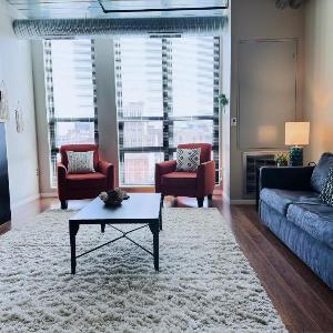 Spacious 2 King Bed Downtown Central to it All