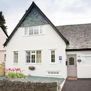 River Cottage Keswick luxurious cottage with garden overlooking the River Greta