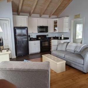 Riverview cottage in Edgecomb Sheepscot Harbour Vacation Club Cottage #19