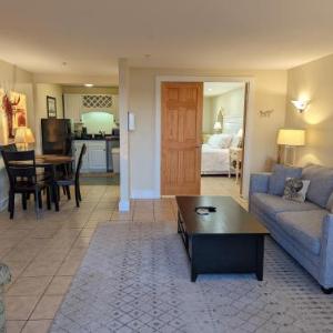 Waterfront ground floor condo Sheepscot Harbour Vacation Club 1 Bedroom Condo #205
