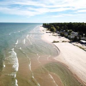 Beach Club of Oscoda Captains Watch on the Lake
