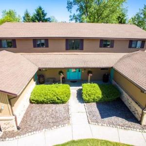 Family-friendly cottages by Lake Bella Vista