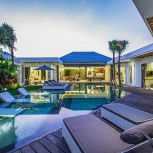 Luxurious 6 Br in Canggu 400m to Finns Beach