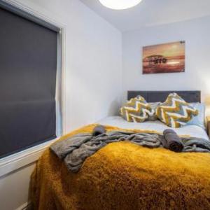 Bank Street Apartment 9